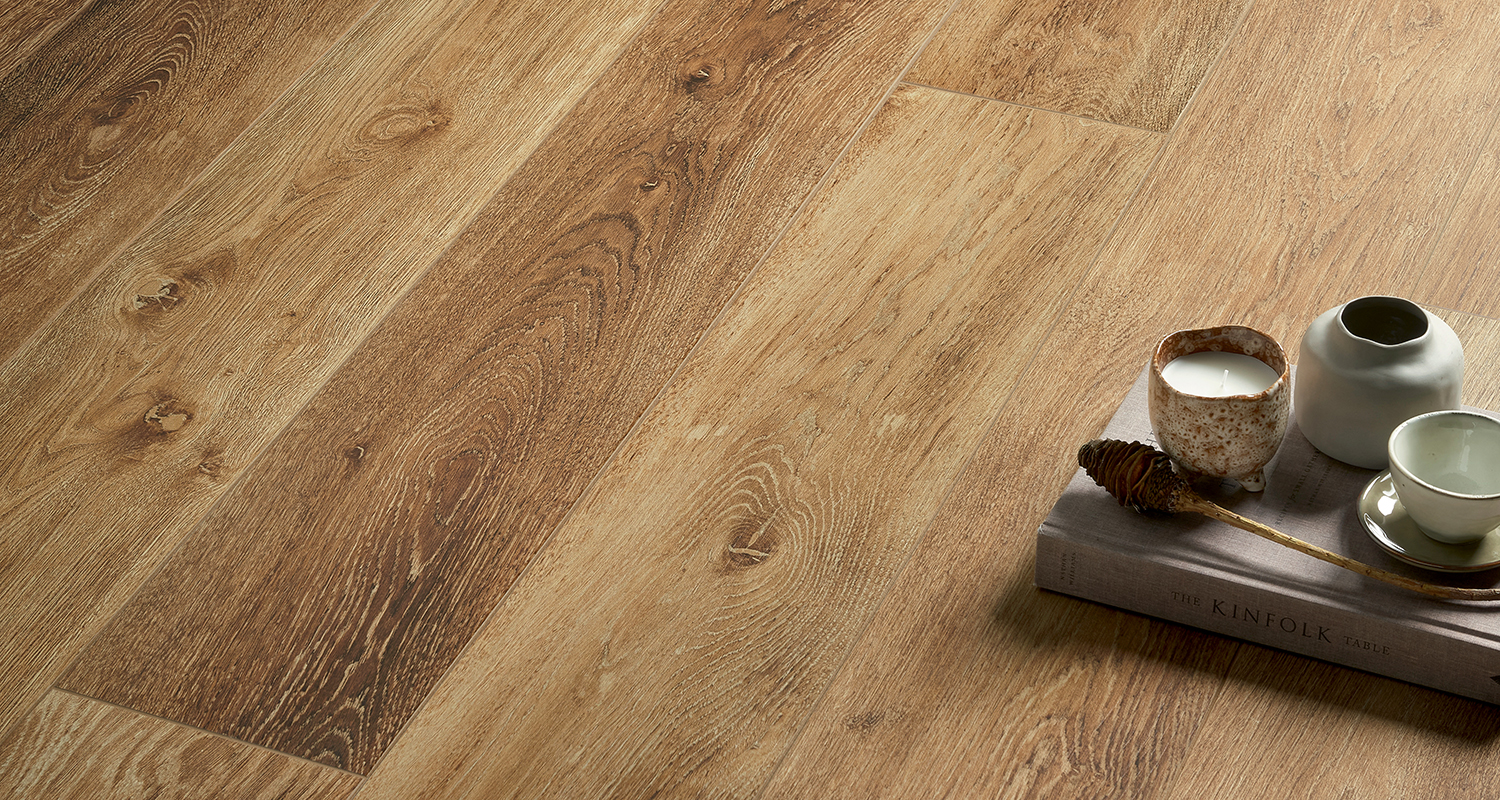 Gres effetto legno: il calore del parquet, le prestazioni del gres porcellanato